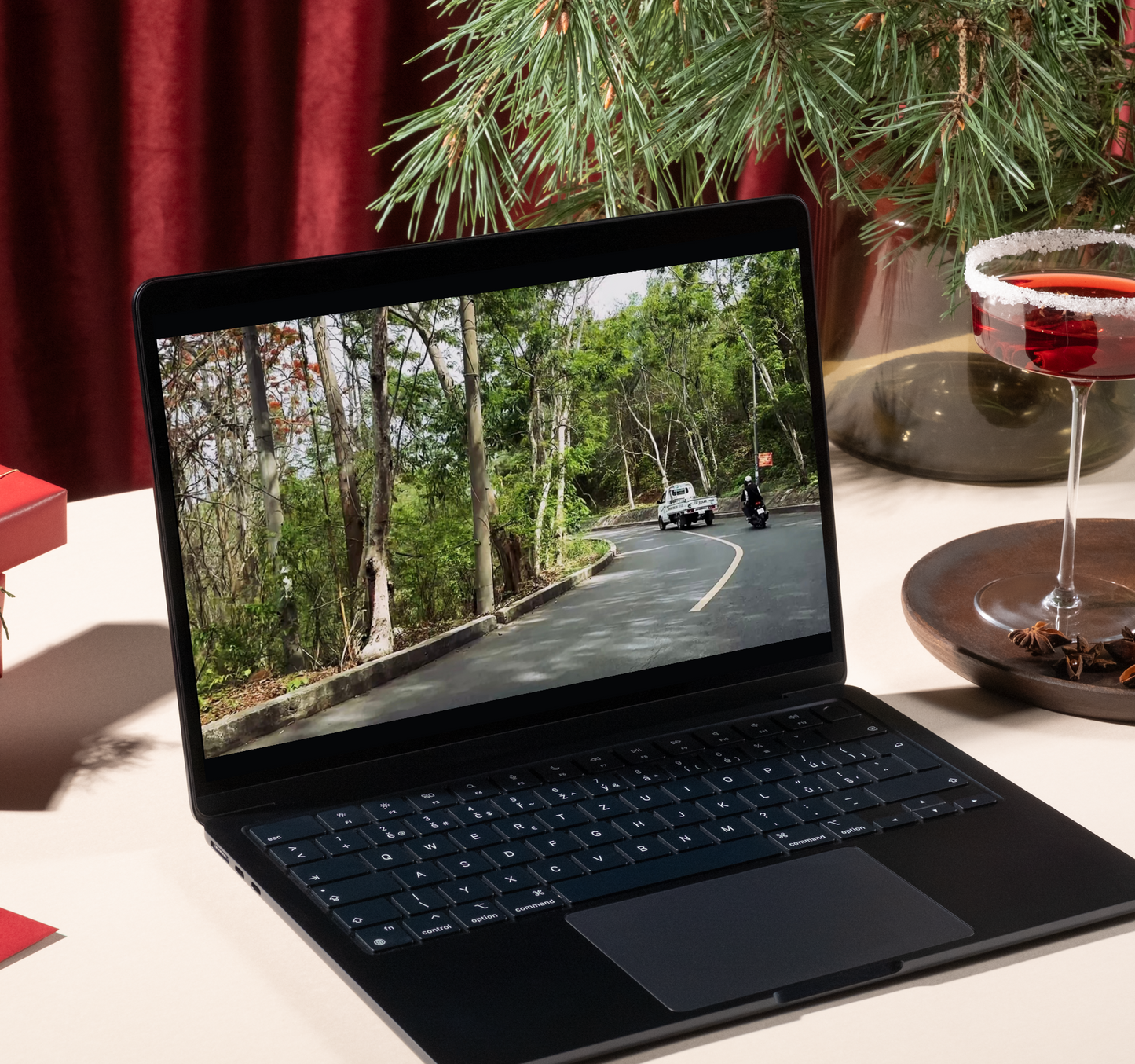Nature Pictures Bundle: Greeting Cards & PC Wallpaper
